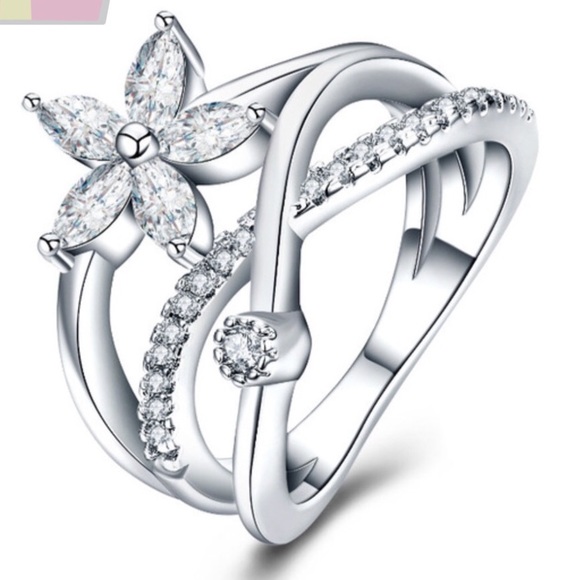 zdazzled Jewelry - CZ Crystals Silver Ring 💍 New Size 8